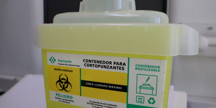 Hospital de Chillán reduce el uso de más de 20 mil cajas plásticas mediante el reciclaje