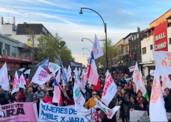Banderazo por Jeannette Jara en Chillán marcó el inicio oficial de campaña en Ñuble