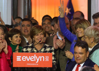 Evelyn Matthei encabezó la noche del lunes relanzamiento de campaña