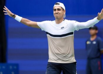 CAMPEÓN ; Alejandro Tabilo (112°) vivió una noche inolvidable en el ATP 250 de Chengdú, China