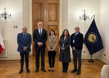 ARCHI se reunión con Ministro del Interior y plantea medidas para fortalecer la seguridad y continuidad de las radios en Chile