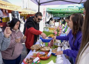 Chillán celebró el Día Mundial de la Alimentación junto a feriantes del Mercado Municipal
