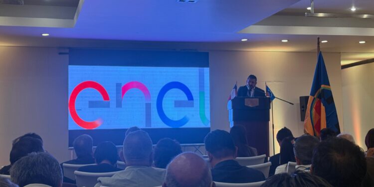 CON FOCO EN LA ELECTROMOVILIDAD Y EL RECAUDO ELECTRÓNICO : MÁS DE 100 DIRIGENTES DEL TRANSPORTE MAYOR URBANO SE REUNIERON EN CALAMA