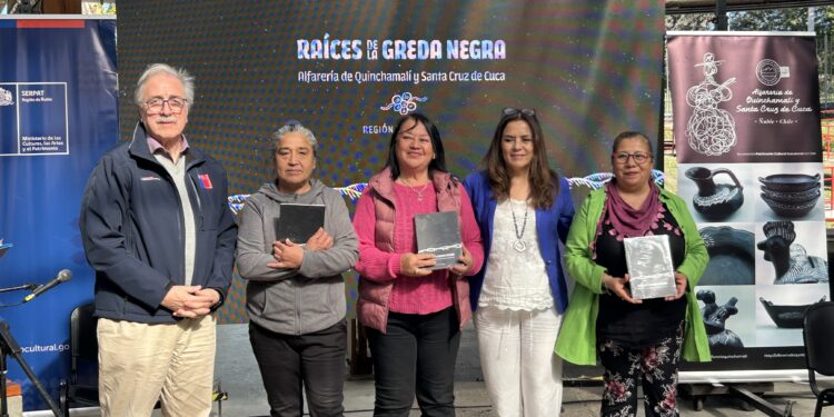 “Raíces de la Greda Negra”: lanzan libro que rescata la historia de la alfarería ñublense