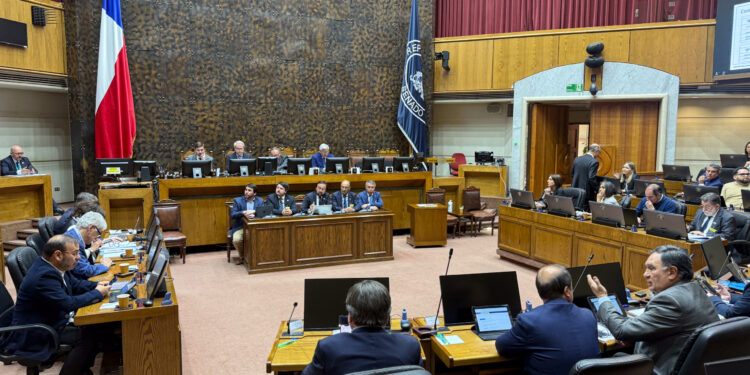 Gobernador Crisóstomo y alcaldes de Ñuble defienden presupuesto en comisión mixta del Senado