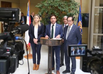 Parte tramitación de proyecto que presentó el diputado Cristóbal Martínez para prorrogar por un año la vigencia de las licencias de conducir tras nuevo colapso