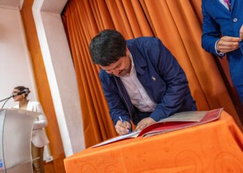 Firman convenio para potenciar y fomentar la lactancia materna en El Carmen