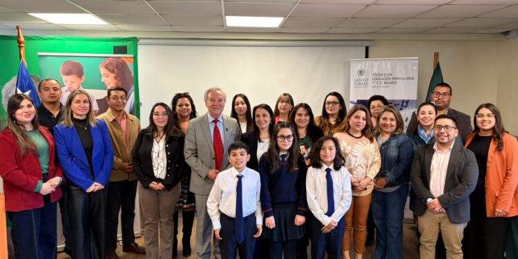 Santo Tomás consolida proyecto de estimulación temprana en la Escuela Arturo Merino Benítez
