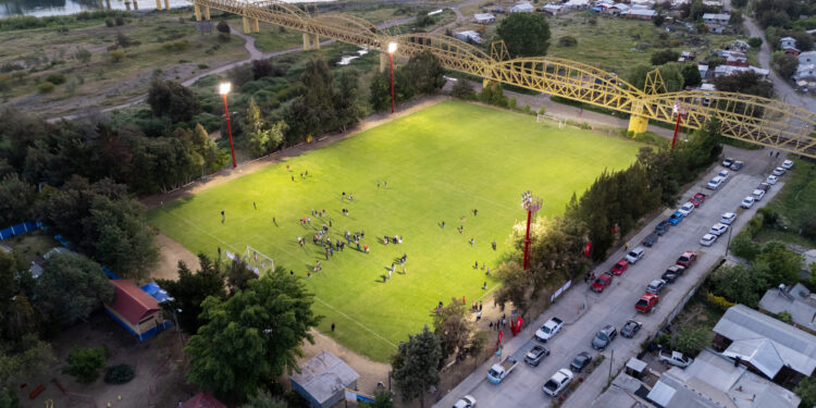 Estadio Puente Ñuble cuenta con moderna iluminación gracias al Gobierno Regional