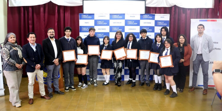 Estudiantes de Punilla Cordillera representarán a Chile en feria de ciencias en Argentina