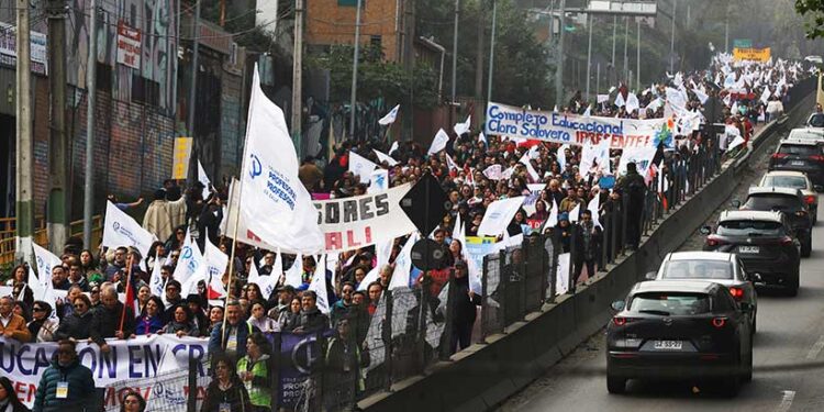 CORTE SUPREMA DA RAZÓN AL COLEGIO DE PROFESORES