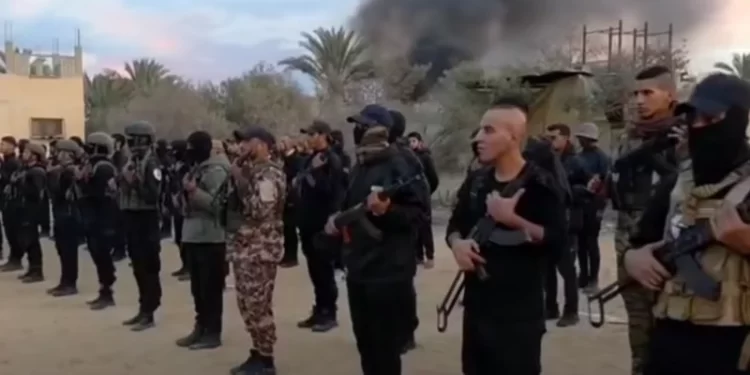 Los grupos armados palestinos enfrentados a Hamás en Gaza que son apoyados por Israel y EE.UU.