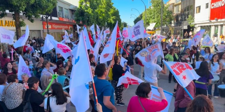 Ñuble cierra con música y carnaval la campaña presidencial de Jeannette Jara