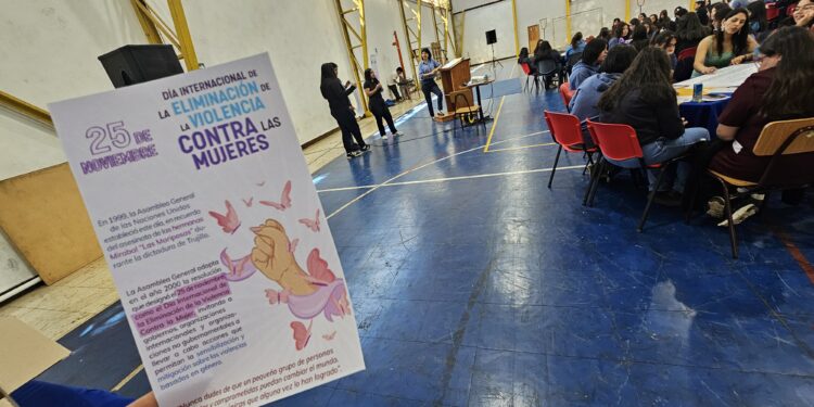 El Carmen refuerza compromiso en erradicar la violencia hacia la mujer