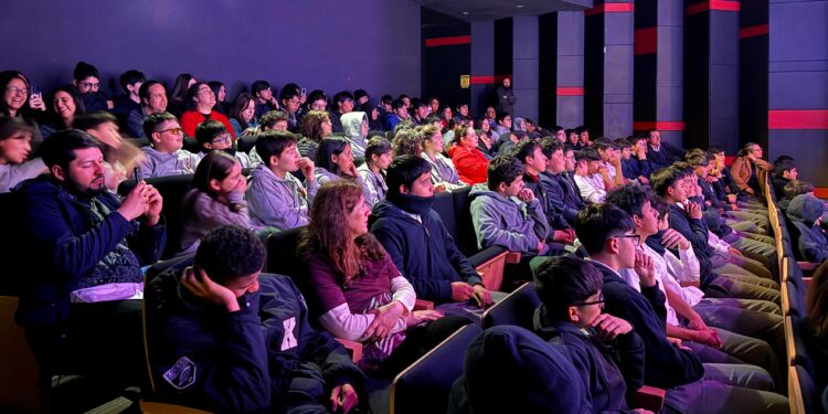 Recitales “Poesía y música para Mistral” se extienden hasta las comunidades de Cabrero y Punta Lavapié