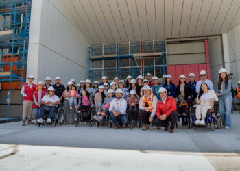 Familias de Teletón recorren emocionados las obras del nuevo instituto de rehabilitación de Ñuble