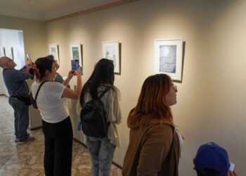 “Fuera de lugar”: el artista Héctor Segura presenta su primera exposición en el Centro Cultural Hojalata