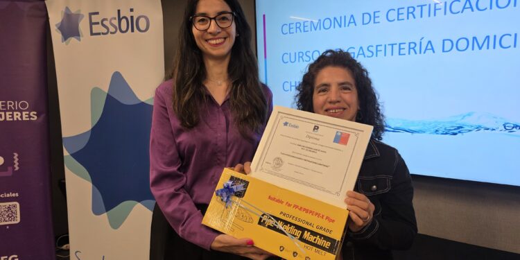 Jefas de hogar de Ñuble se capacitaron en gasfitería sanitaria