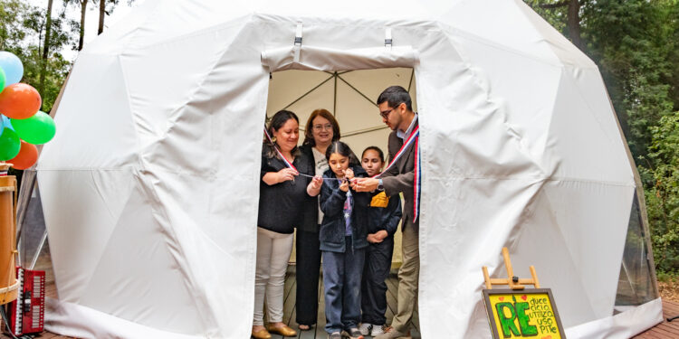 SEREMI de Medio Ambiente inaugura Ecoaula en la Escuela El Sauce de San Carlos