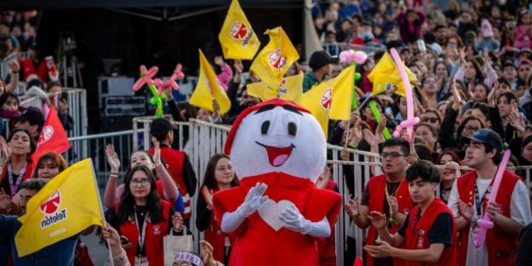 Masiva participación de público marcó show del Tren de Teletón