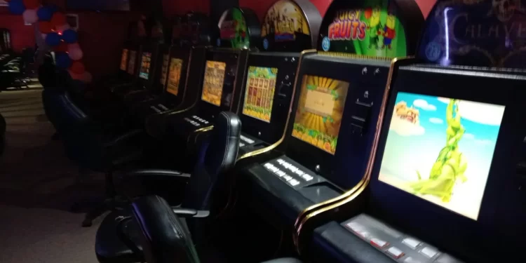 Salón de juego es clausurado en Chillán