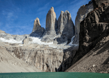 Turista muere tras extraviarse junto a dos amigos en Torres del Paine: Uno continúa perdido y otro es rescatado