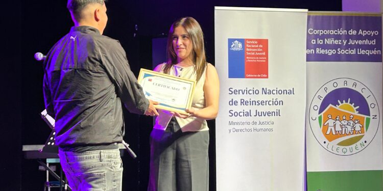 Jóvenes en proceso de reinserción finalizaron año académico con proyecciones de continuidad de estudios