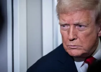 El gobierno de Trump paraliza los procesos de residencia y ciudadanía para migrantes de Venezuela, Cuba, Haití y otros 16 países