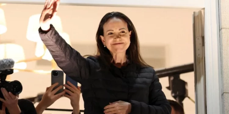 La opositora venezolana María Corina Machado realiza su primera aparición pública en Oslo tras pasar más de un año en la clandestinidad