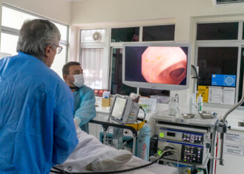 Diagnóstico más cercano: colonoscopías en Hospital de Bulnes permiten detectar cáncer y lesiones premalignas