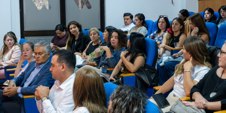 Emprendedoras y empresarias de Ñuble conocen oportunidades y apoyos para internacionalizar sus negocios