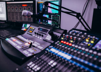 NUEVO PROYECTO DE LEY DE RADIOS PÚBLICAS: UN PASO HACIA LA DESCENTRALIZACIÓN Y FORTALECIMIENTO DE LA RADIODIFUSIÓN EN CHILE