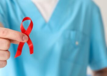 Día Mundial de la Prevención del VIH: Expertos refuerzan llamado a la doble protección para evitar infecciones de transmisión sexual