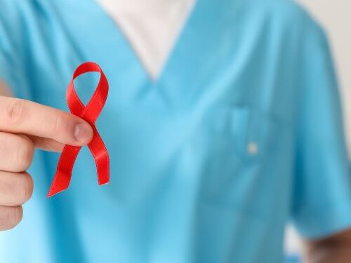 Día Mundial de la Prevención del VIH: Expertos refuerzan llamado a la doble protección para evitar infecciones de transmisión sexual