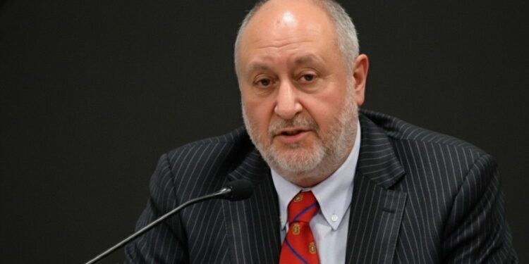 Suspenden transitoriamente al conservador de bienes raíces de Chillán