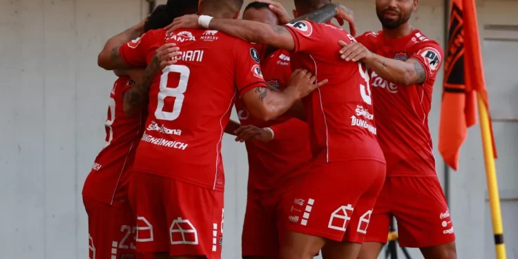 Ñublense golea a Cobresal ante mas de 4300 espectadores