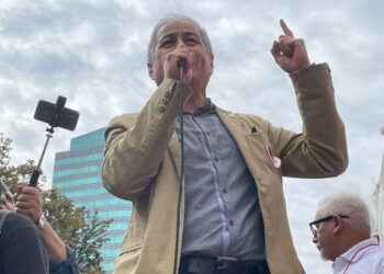 COLEGIO DE PROFESORES NO FIRMA ACUERDO DE MESA DEL SECTOR PÚBLICO CON EL EJECUTIVO POR CONSIDERAR INACEPTABLE REAJUSTE MENOR AL IPC.