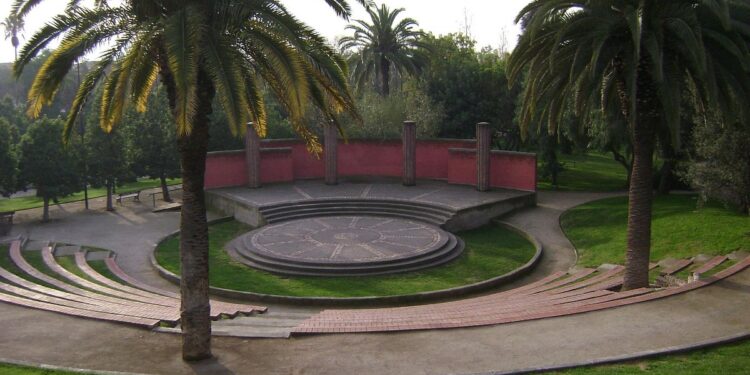 San Carlos mejora su Parque Violeta Parra con nueva iluminación solar y cámaras de seguridad