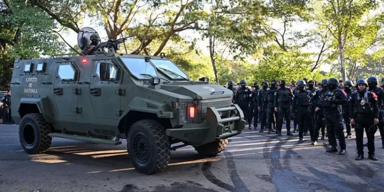 Declaran estado de sitio en Guatemala después de producirse motines en tres cárceles y el asesinato de 8 policías