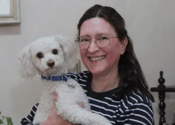 Mónica Astorga, la argentina que se volvió reconocida por ser «la monja de las trans» (y se vio forzada a abandonar el hábito por ello)