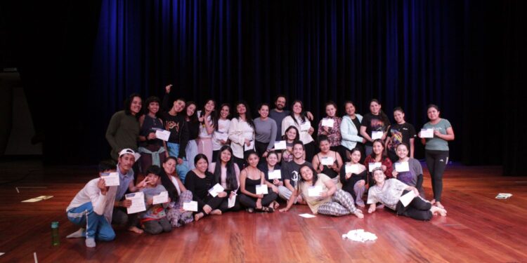 Compañía local inicia gira internacional en Ecuador con la obra “Como un océano de fuego”