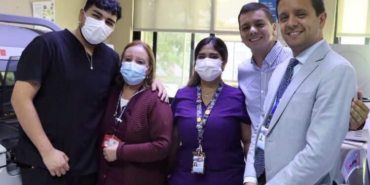 Hospital de San Carlos y Municipio de San Fabián renuevan alianza para garantizar miles de exámenes de laboratorio durante 2026