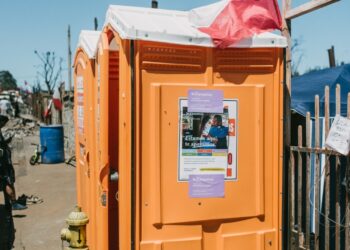 Incendios: Fundaciones de la familia Luksic entregan miles de aportes en terreno  
