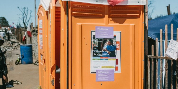 Incendios: Fundaciones de la familia Luksic entregan miles de aportes en terreno  