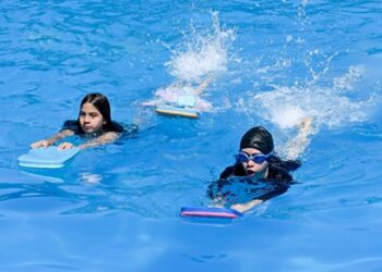 Comenzaron los cursos de natación gratuitos del municipio de Chillán