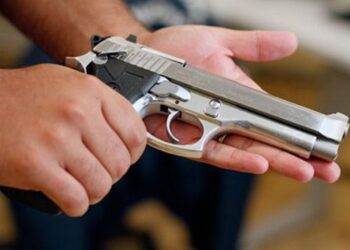 Colombiano formalizado por porte ilegal de arma