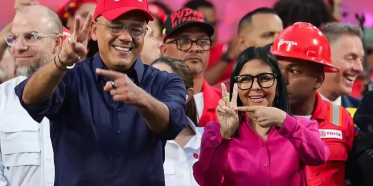 «Delcy y su gente están jugando a la supervivencia»: cómo el chavismo se ha transformado durante 25 años para conservar el poder en Venezuela