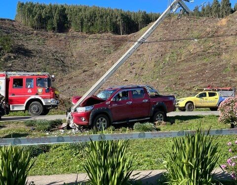 Más de 26 mil clientes de Frontel en Ñuble vieron afectado el servicio eléctrico por choque a postes el año pasado