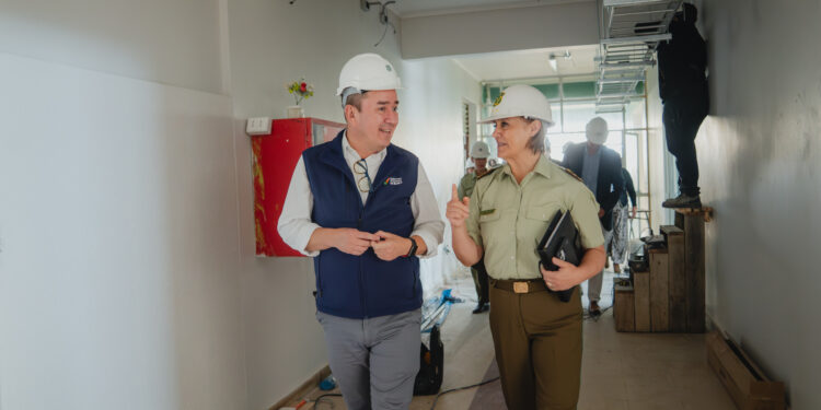Autoridades inspeccionan obras de la Escuela Transitoria de Carabineros en Quirihue: Proyecto presenta un 75% de avance