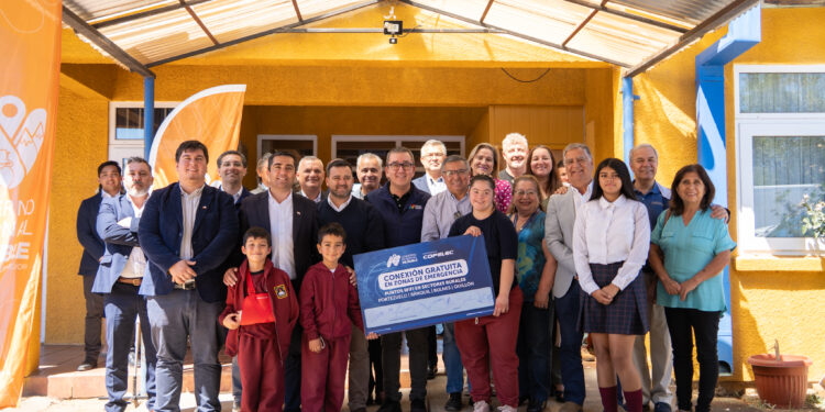 En respuesta a la emergencia por incendios: Gobierno Regional y Copelec instalan internet satelital gratuito en seis localidades aisladas